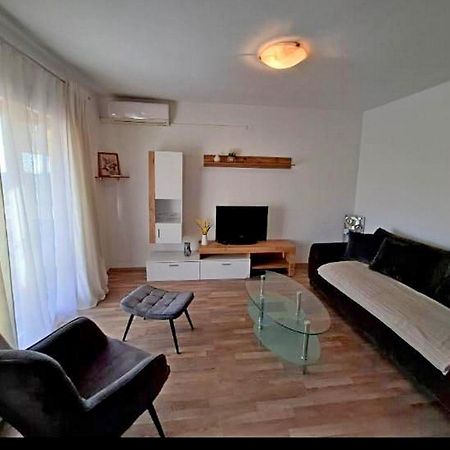 Apartments Sanja Povljana Luaran gambar