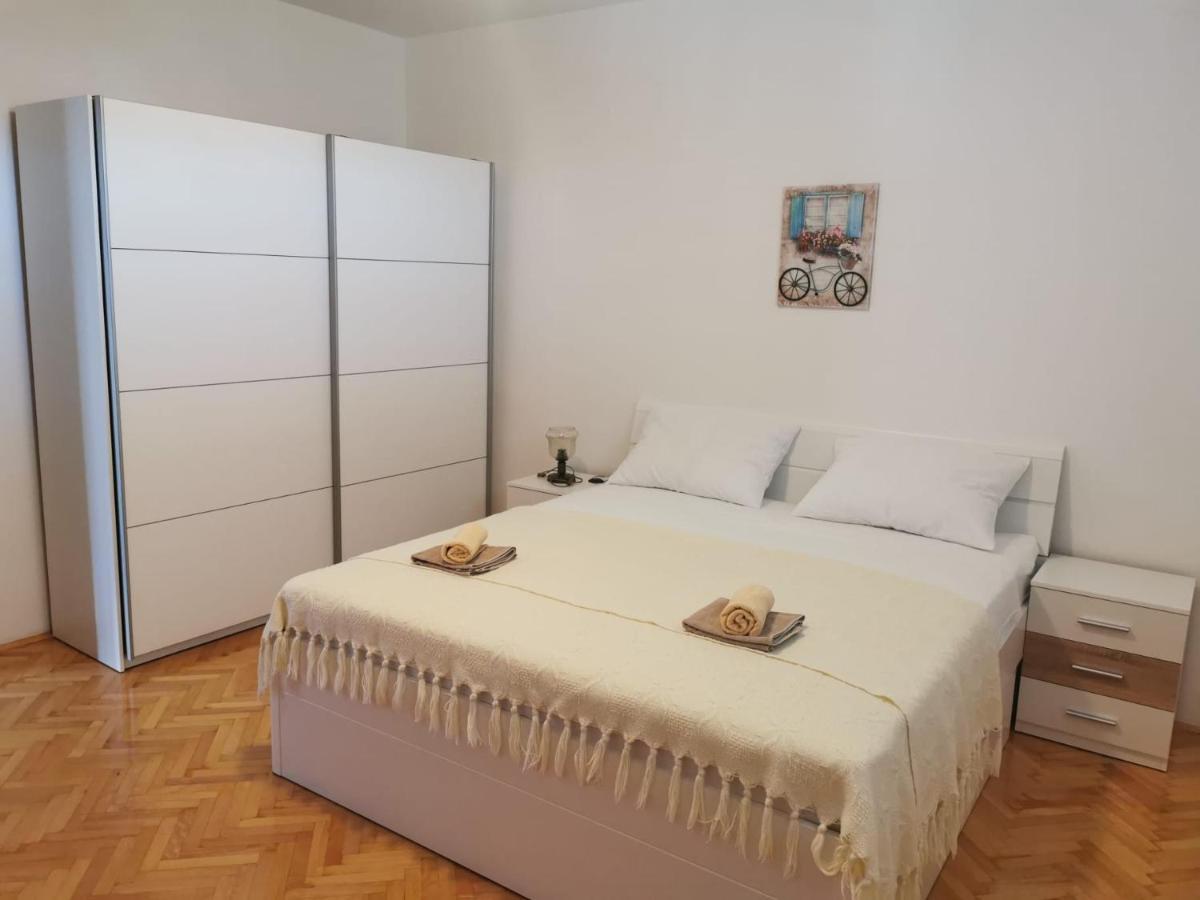 Apartments Sanja Povljana Luaran gambar