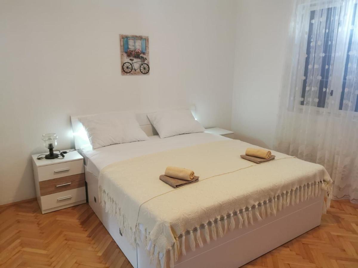 Apartments Sanja Povljana Luaran gambar