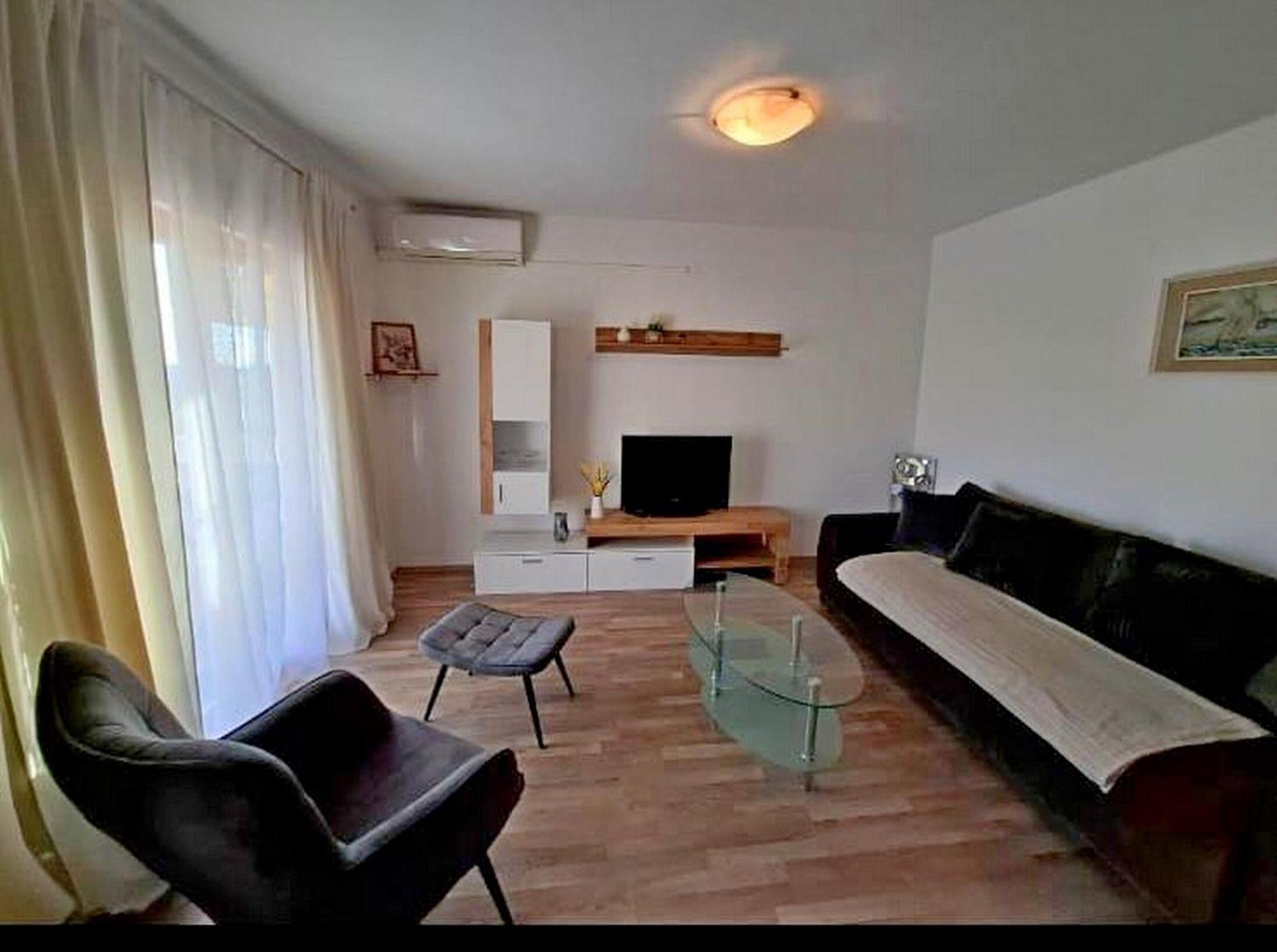 Apartments Sanja Povljana Luaran gambar