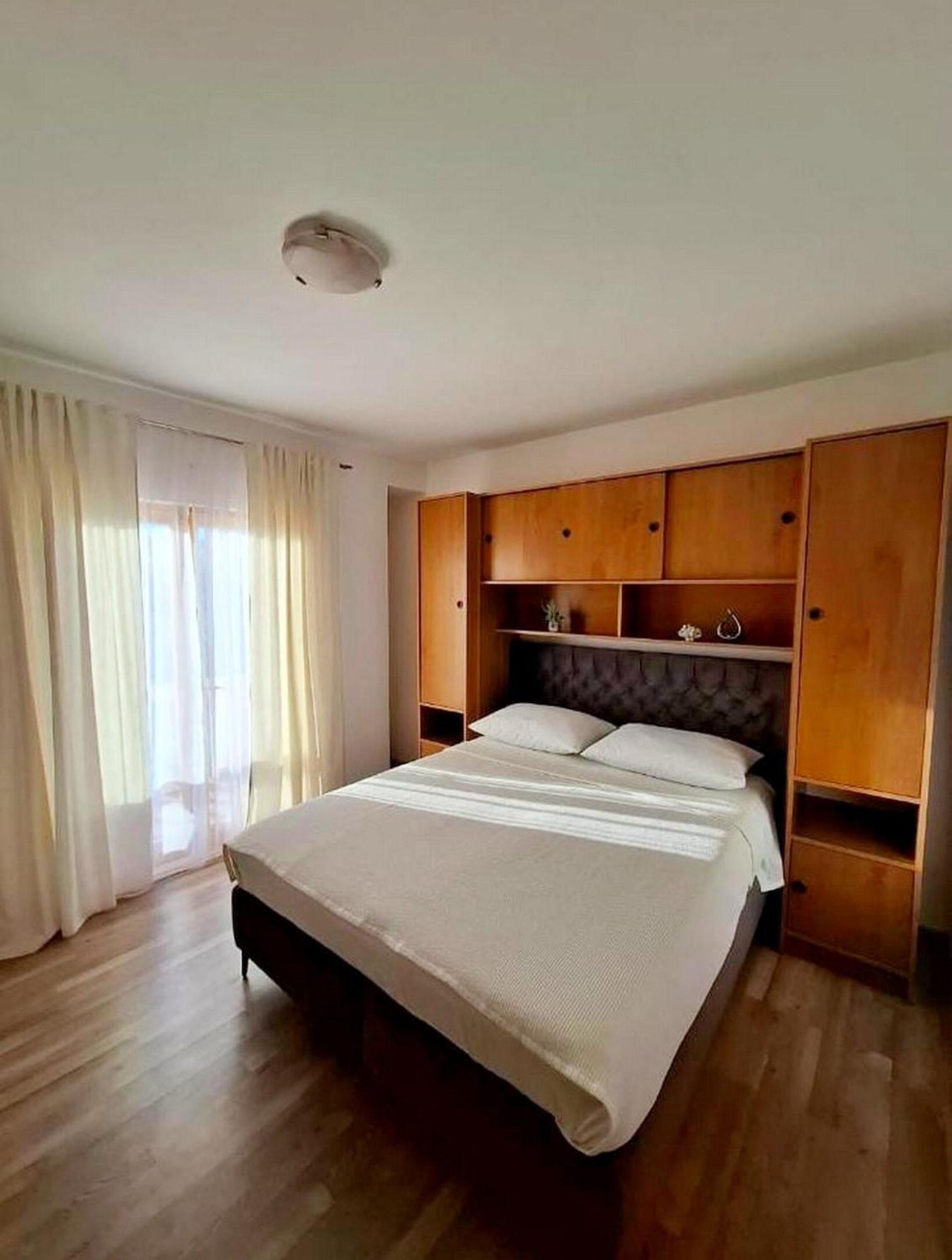 Apartments Sanja Povljana Luaran gambar