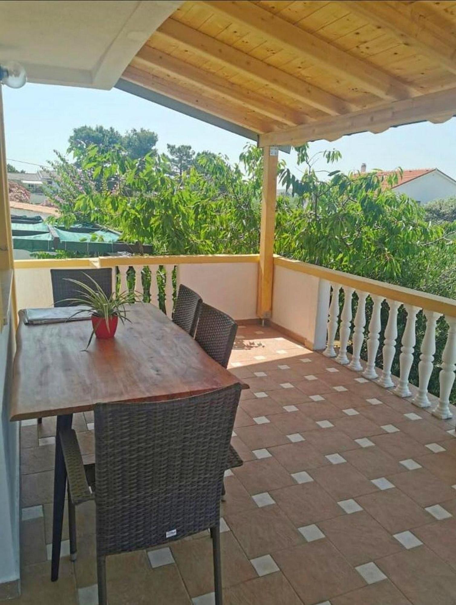 Apartments Sanja Povljana Luaran gambar