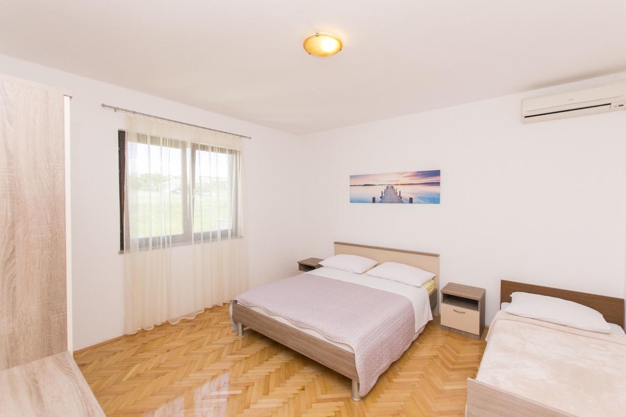 Apartments Sanja Povljana Luaran gambar